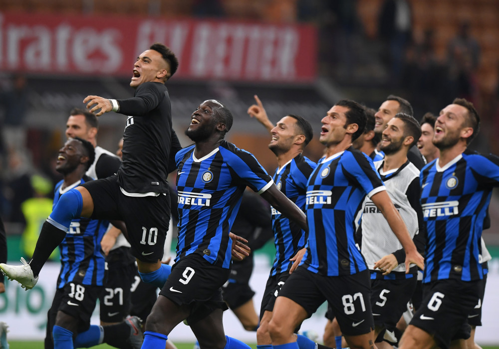 罗马俱乐部已与詹卢卡·曼奇尼和布莱恩·克里斯坦特就续约达成协议 来源：转会专家迪马济奥