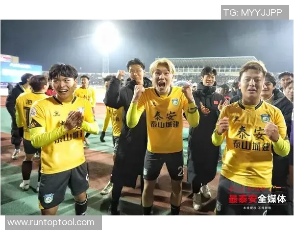 官方：瓦尔迪新赛季将穿克雷莫内塞10号球衣