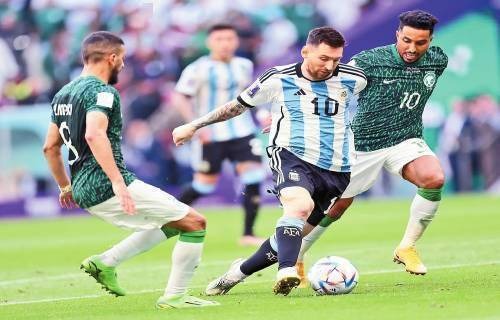 名场面！6岁女孩美国顶级节目展示中国功夫，吓得主持人不敢靠近